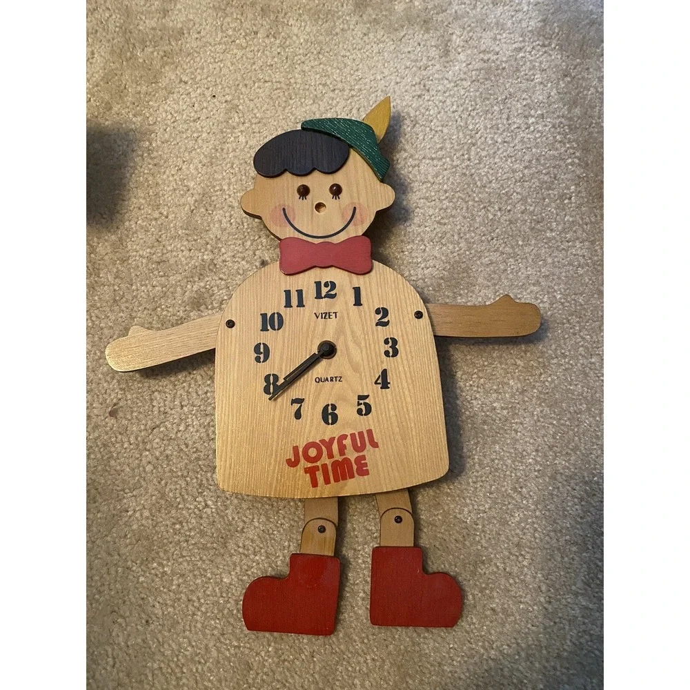 Walt Disney PINOCCHIO Wooden WALL CLOCK VINTAGE